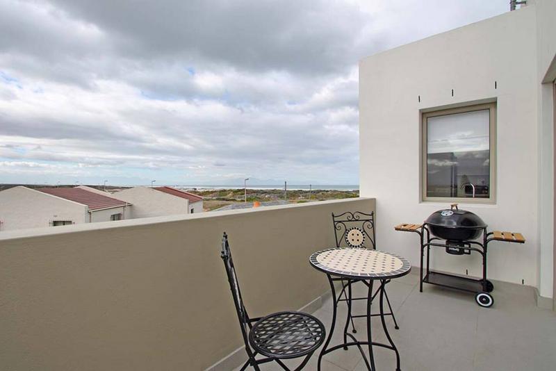 To Let 2 Bedroom Property for Rent in Muizenberg Western Cape